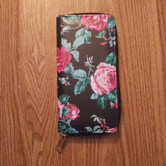 Printed Fashion Wallet w/ black & pink floral design - Picture 1 of 4